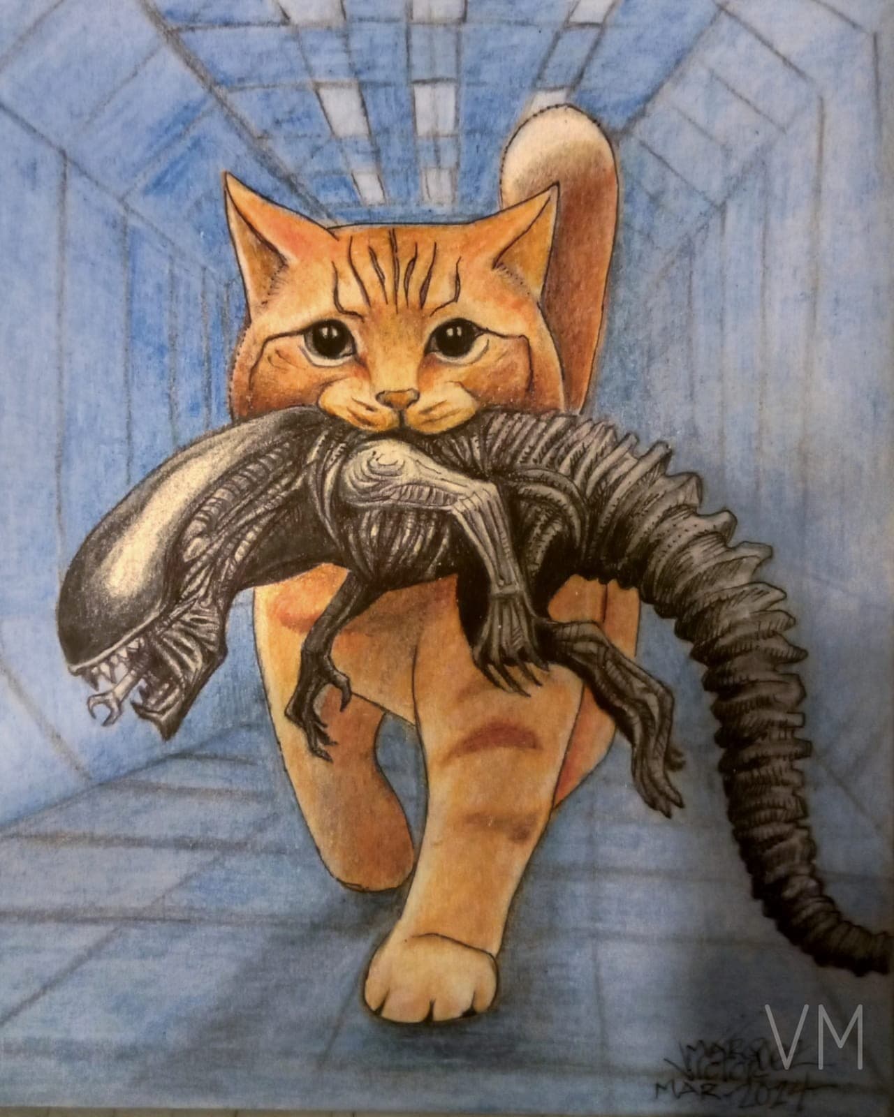 Gato gigante caminando por un pasillo de nave espacial con un Xenomorfo en la boca como juguete.