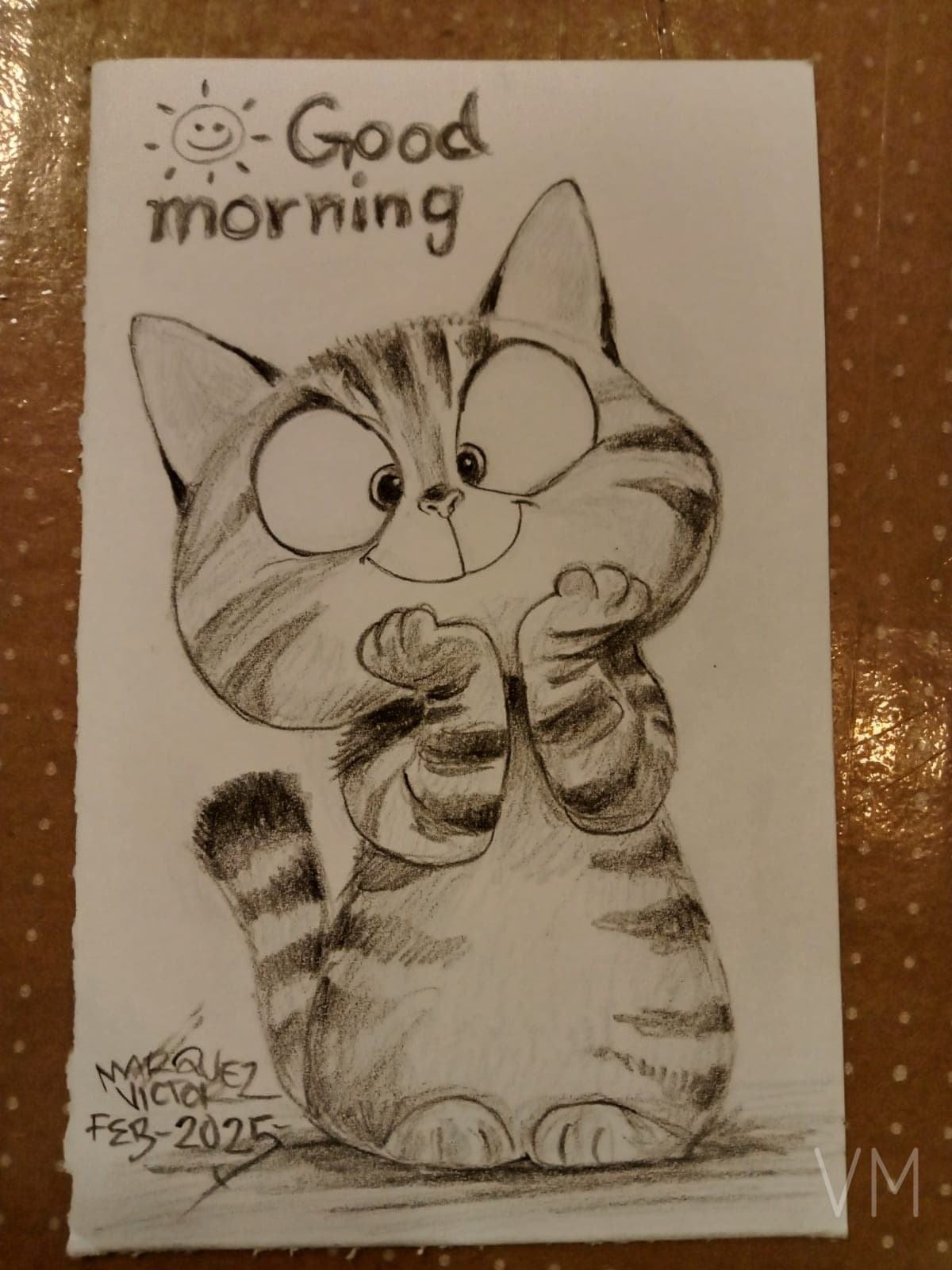 Gatito emocionado con mensaje de Good Morning lleno de energía matutina.